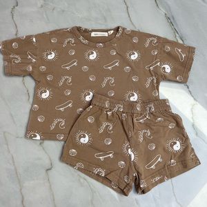 Indy & Pippa matching t-shirt & shorts set (oversized)